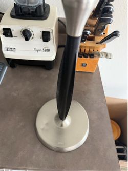 Paper towel holder