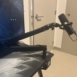 SHURE MV7+＆Elgato Wave Mic Arm LP セット f2e31f87df594cb7a5e35ea17e5479