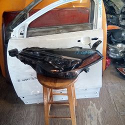 2017 - 2019 Toyota Corolla Left Headlight