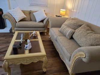 Living Room Set 5 piece.