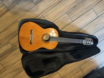 Yamaha C-40 Guitar