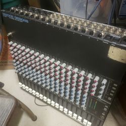Mackie decisions CR 1604 Audio Mixer As. needs Repair 