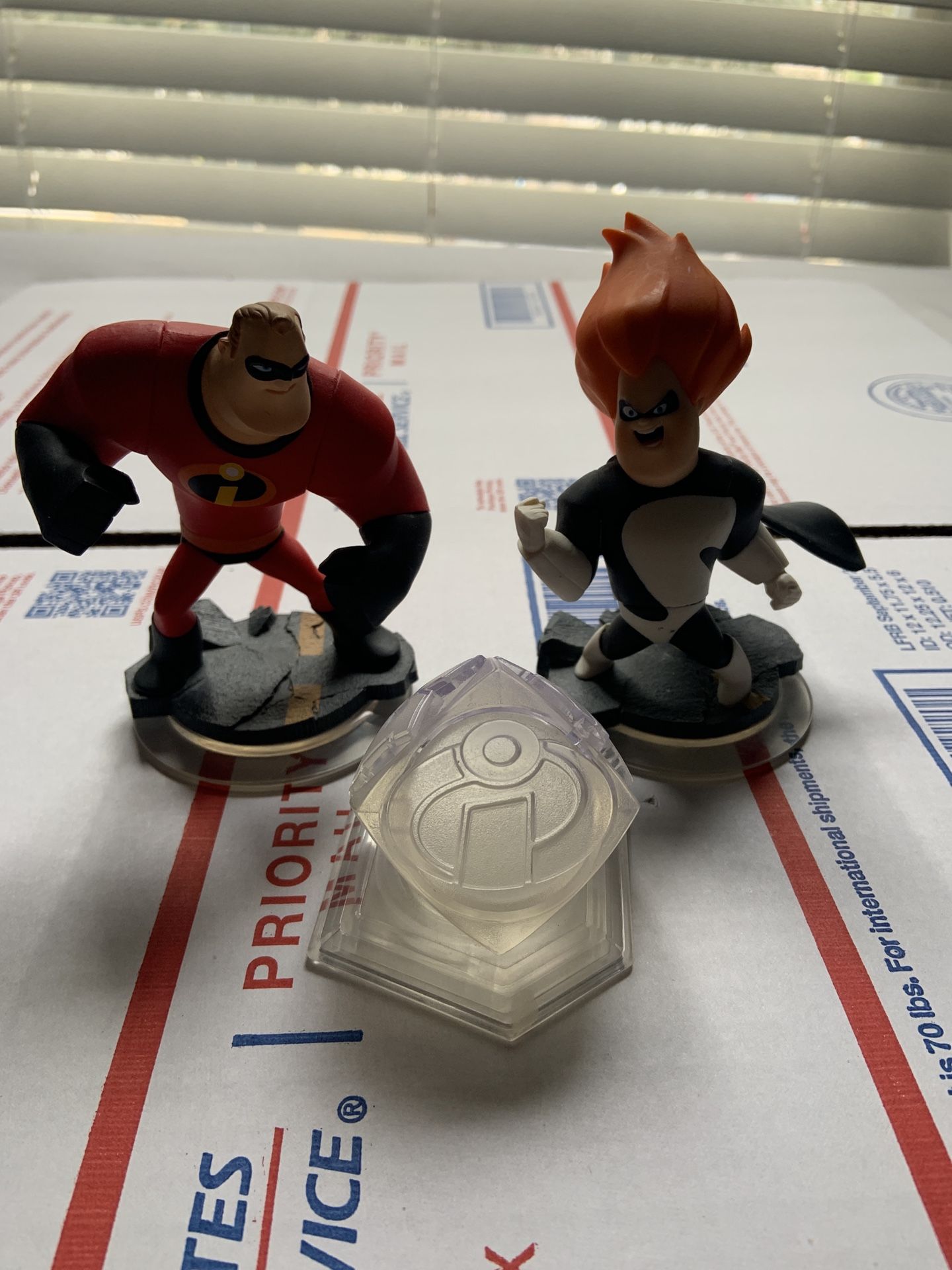 Disney Infinity Figures 1.0 Bundle Mr.incredible & Syndrome
