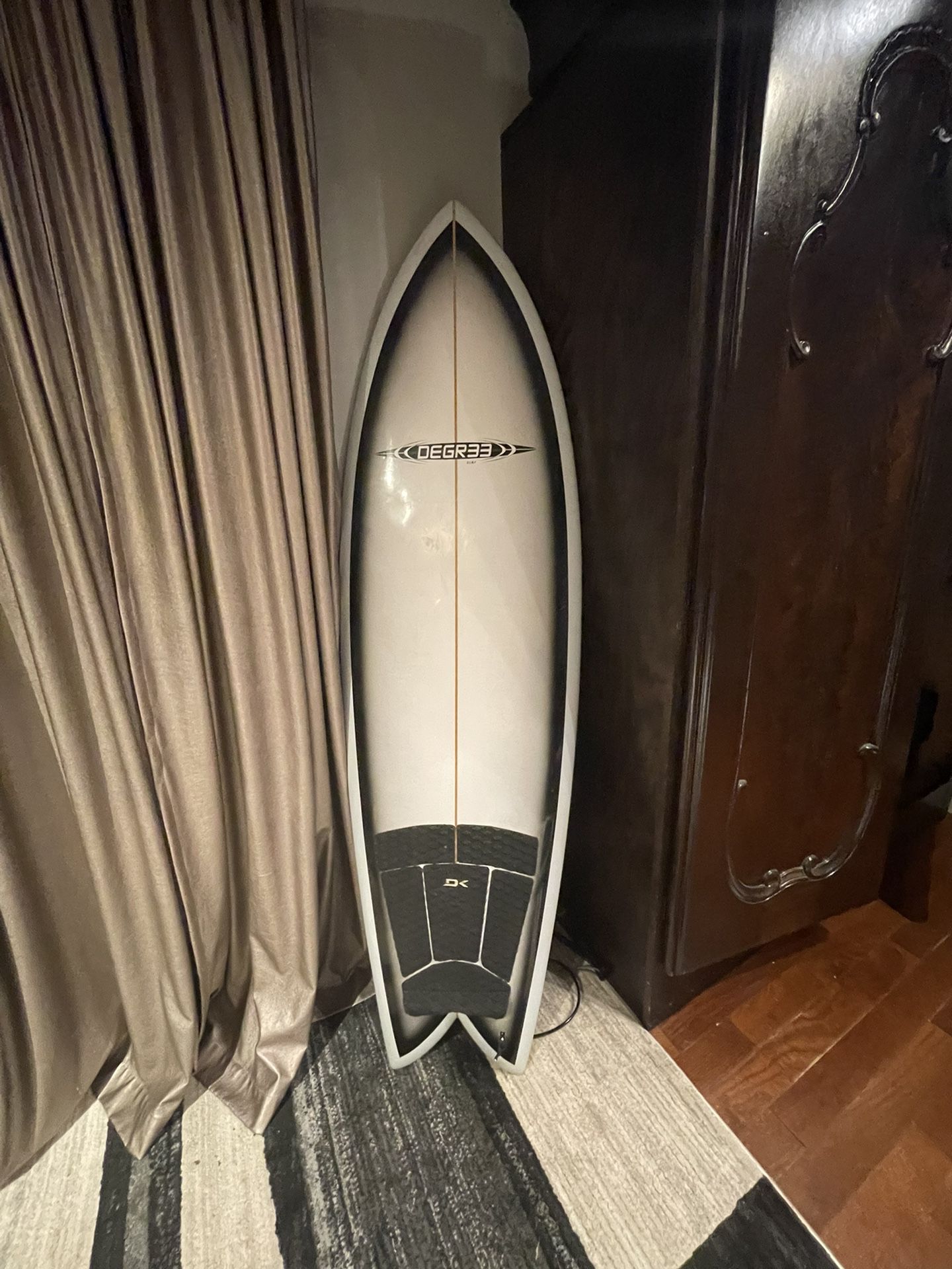 new surfboard 6’2”