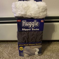 HUGGLE SLIPPER SOCKS - NEW
