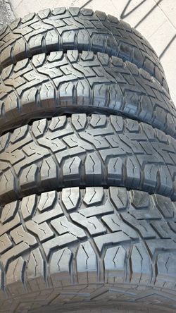 Set of 4 tire 37/12.50/20 Toyo R/T Open Country