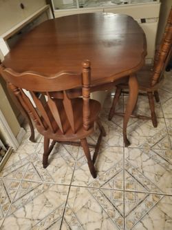 Use Table And Chairs Good Condition