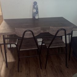 Table 4 Chairs With Bench