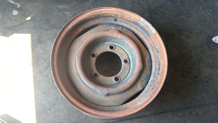 One 15x6 Inch international harvester stock Steel wheel 5x5.5 Lugs Scout, Travelall, Trucks