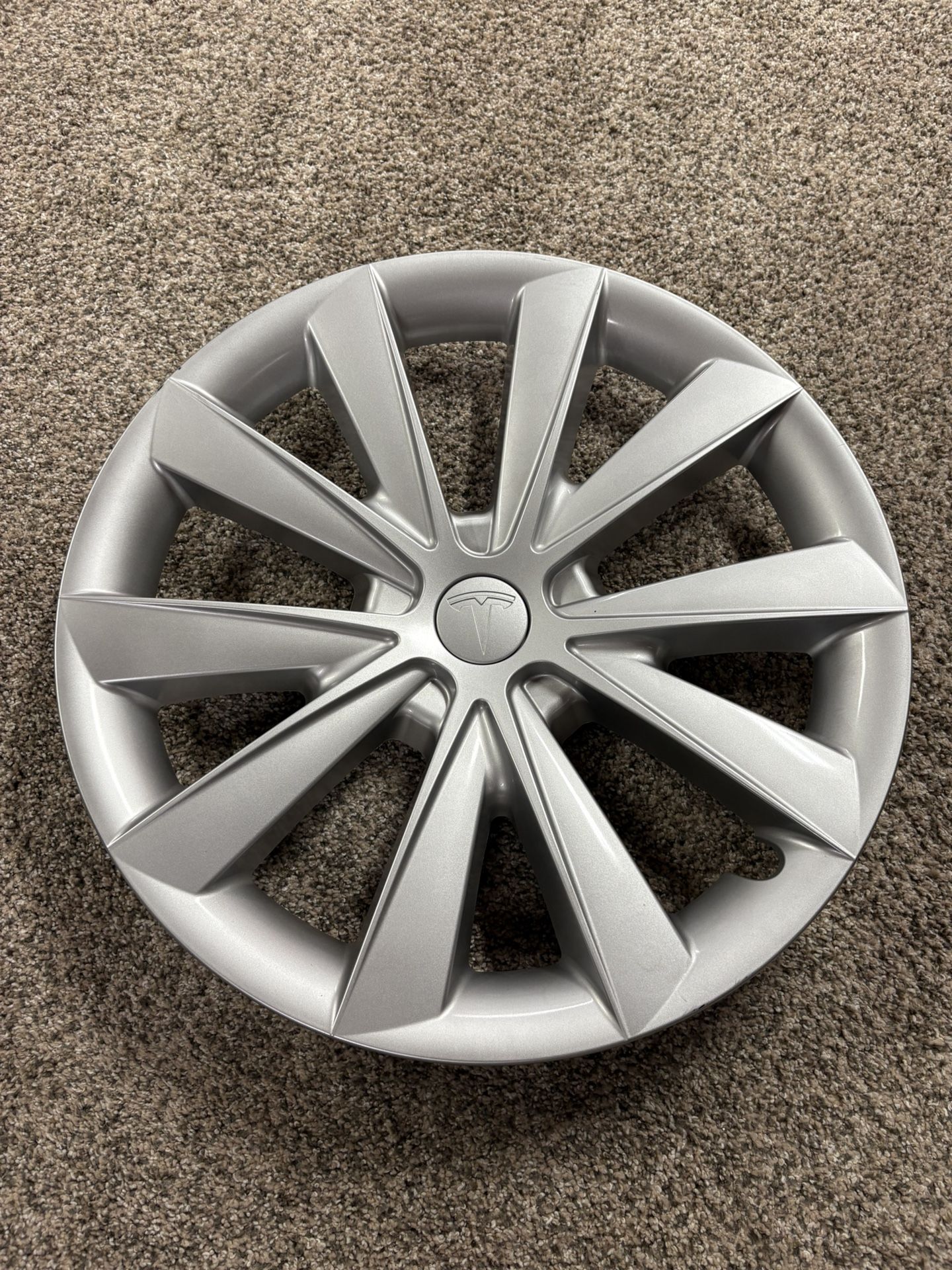 Tesla Model 3 Aero Wheel Covers. 4