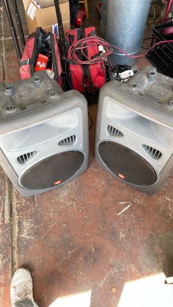 Pair of JBL speakers