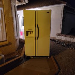 Double Door Water And Ice Maker Work Great