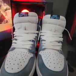 Nike Air Jordan 1 Retro High OG University Blue, Size 8