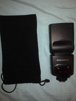 Insignia flash for Canon