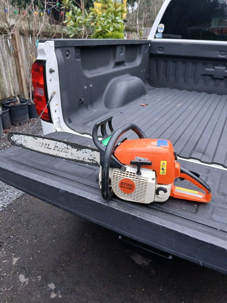 Stihl, MS 290 farm boss 20-inch bar runs excellent