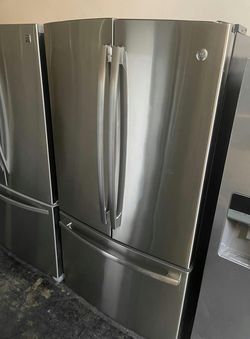 Deal: GE Stainless French Door Fridge – Bottom Freezer, LED