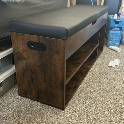 Wooden Shoe Rack With Cushion