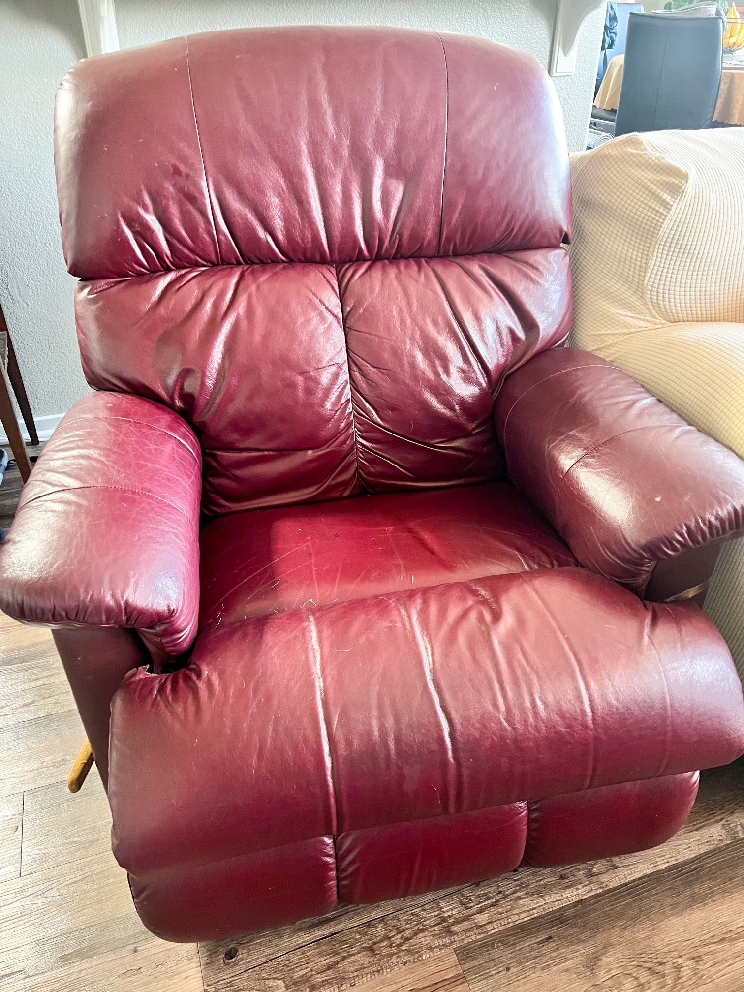 Faux Leather Recliner (PICKUP ONLY) for Sale in Las Vegas, NV OfferUp