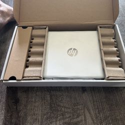 HP Omnibook5  16 Inch Laptop