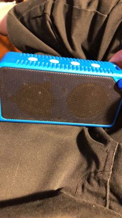 Waterproof Bluetooth speaker