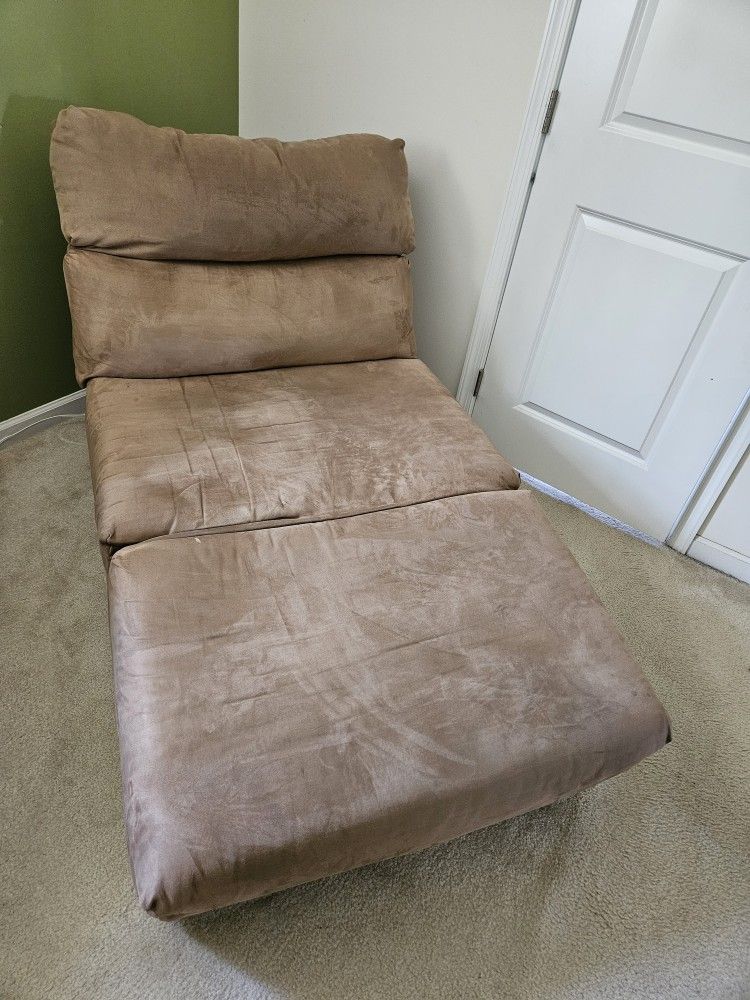 Chaise Lounge