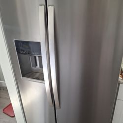 whirlpool 36-inch Wide Counter Depth Side By side refrigerator 21 cubic feet
