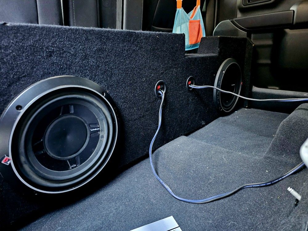 Silverado / Sierra Sub Box Subwoofer