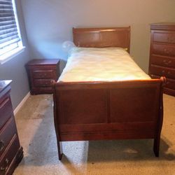 Bedroom Set Two Twin Beds With Mattress And Frames