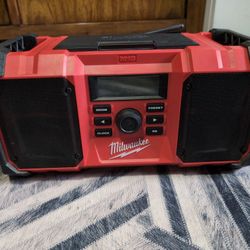 Milwaukee Radio M18