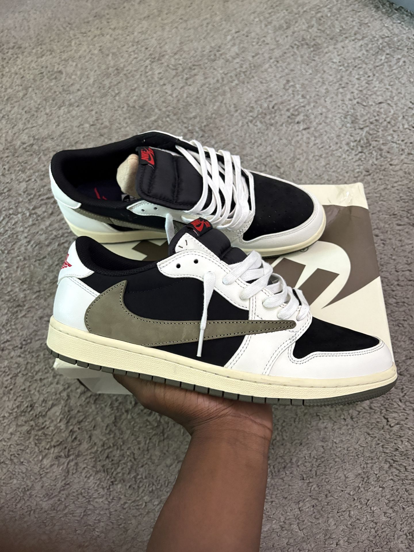 Travis Scott Jordan 1 “Olive” - Size 11