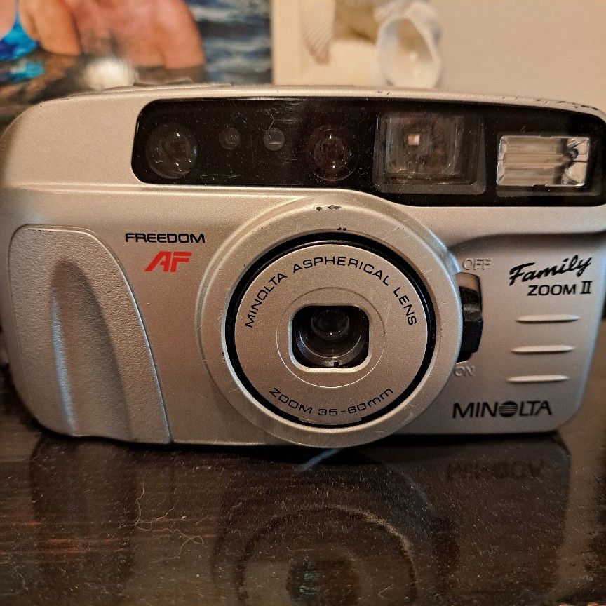 Freedom Minolta Family Zoom II with Case