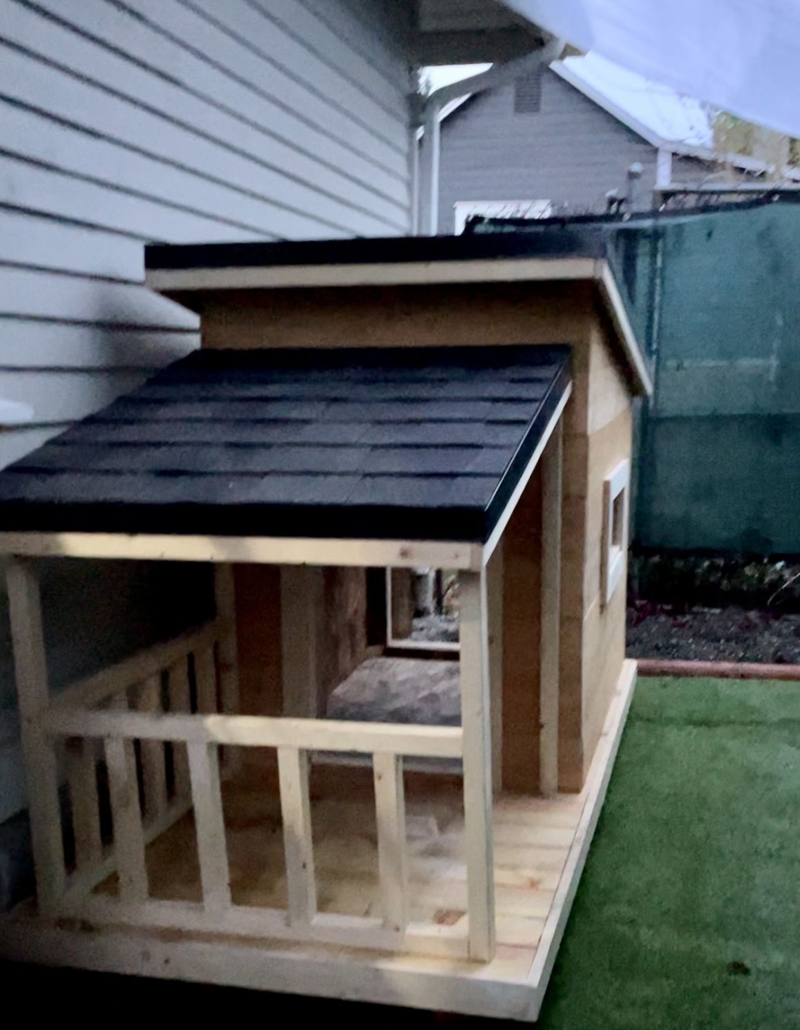 Large Dog House / Kids Play House