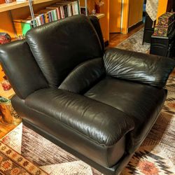 Raymour Flanigan Black Bentley Leather Sofa Chair