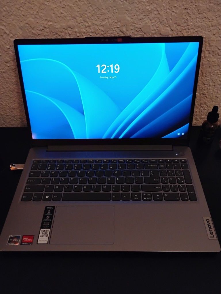 Lenovo Ideapad Slim 3 – Touchscreen Ryzen 7 Laptop