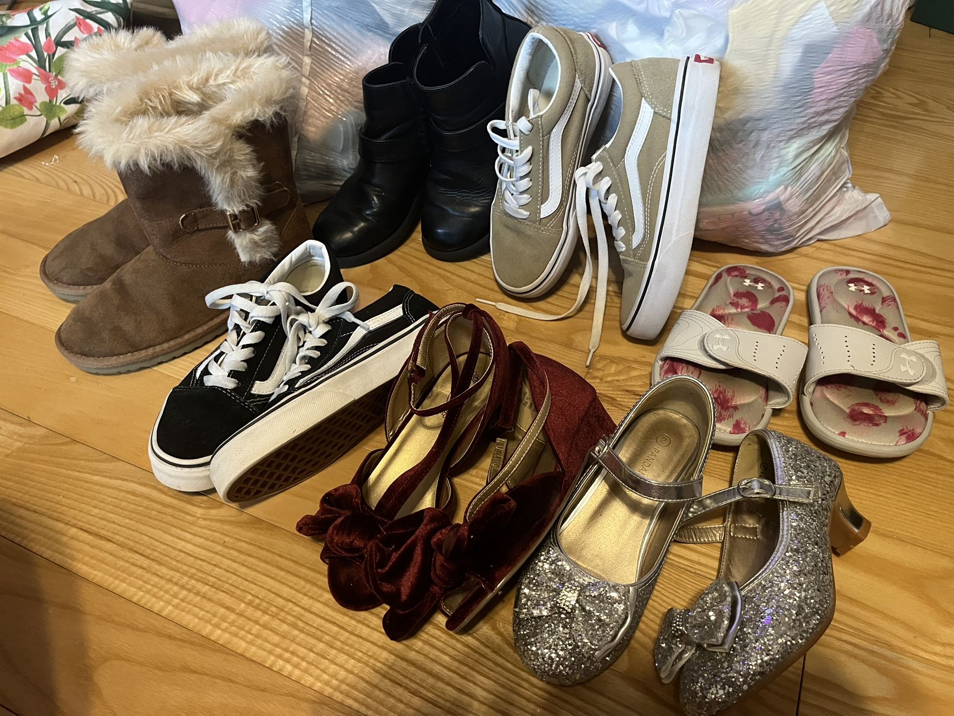 Girls Shoes Size 2
