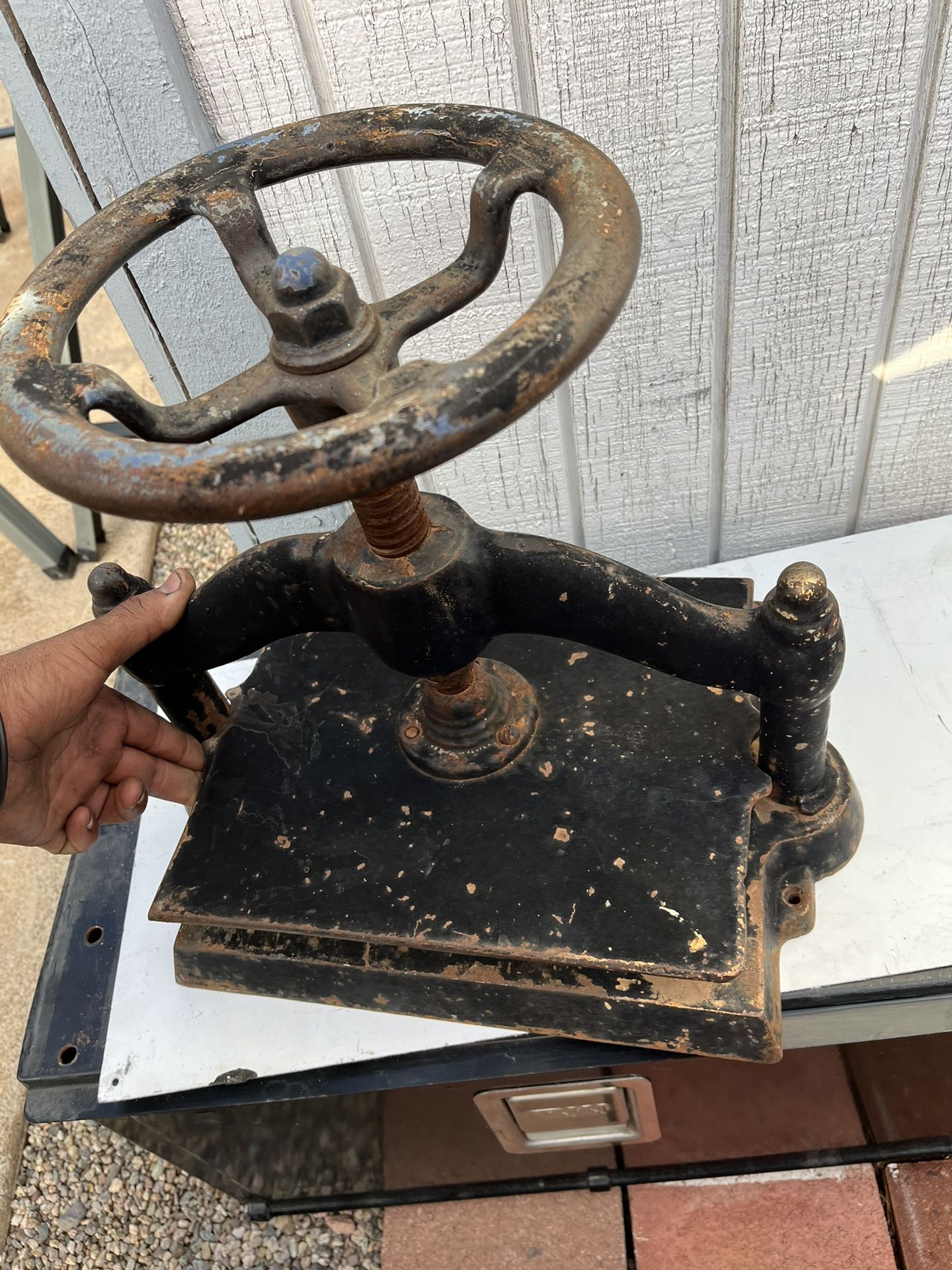 Antique Book Press.