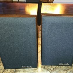 Vintage Polk Audio Bookshelf Speakers Are In Beautiful Shape And Work Excellent