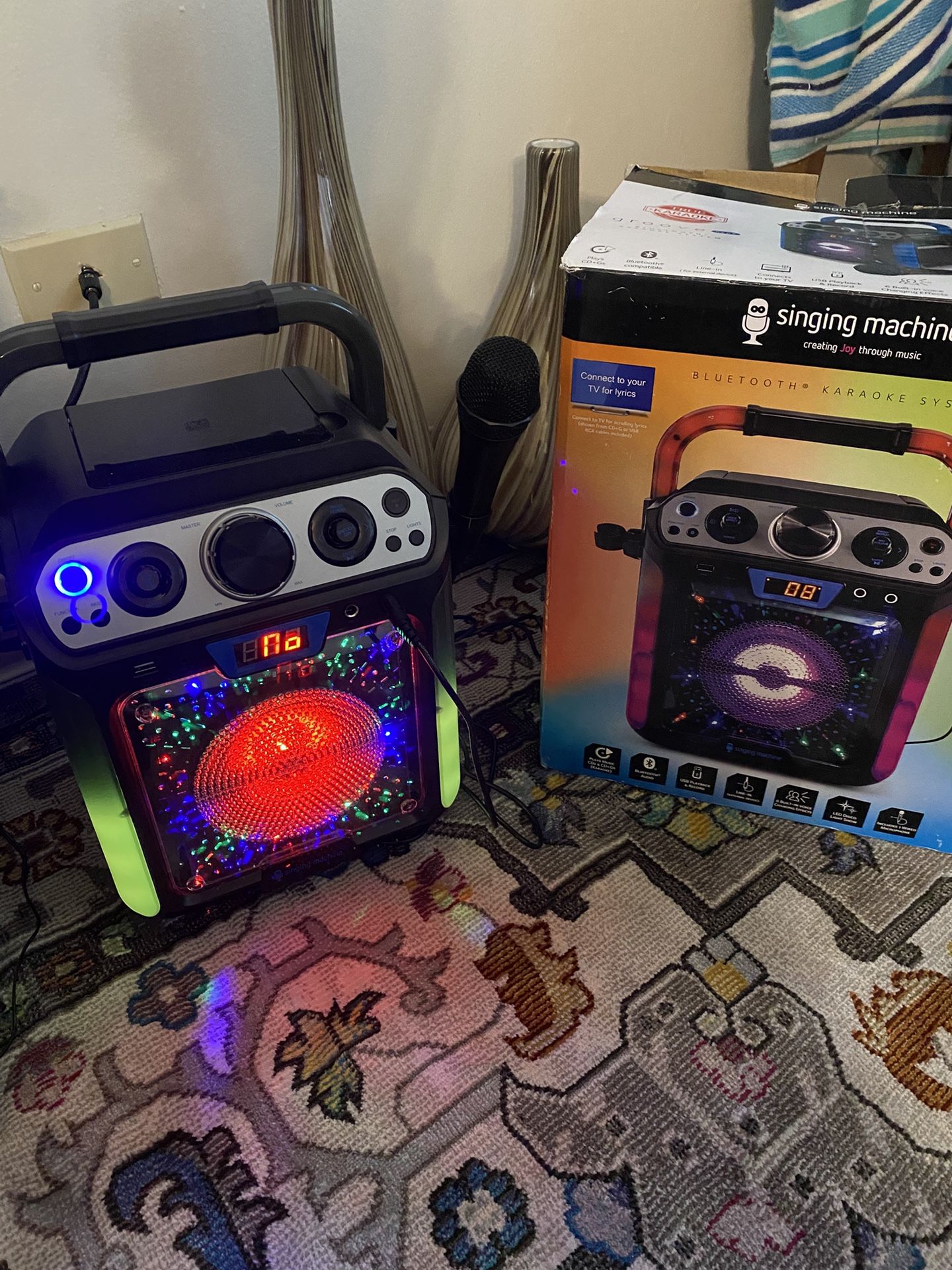 Spkear With Blue Tooth Brand New With Charger Everything