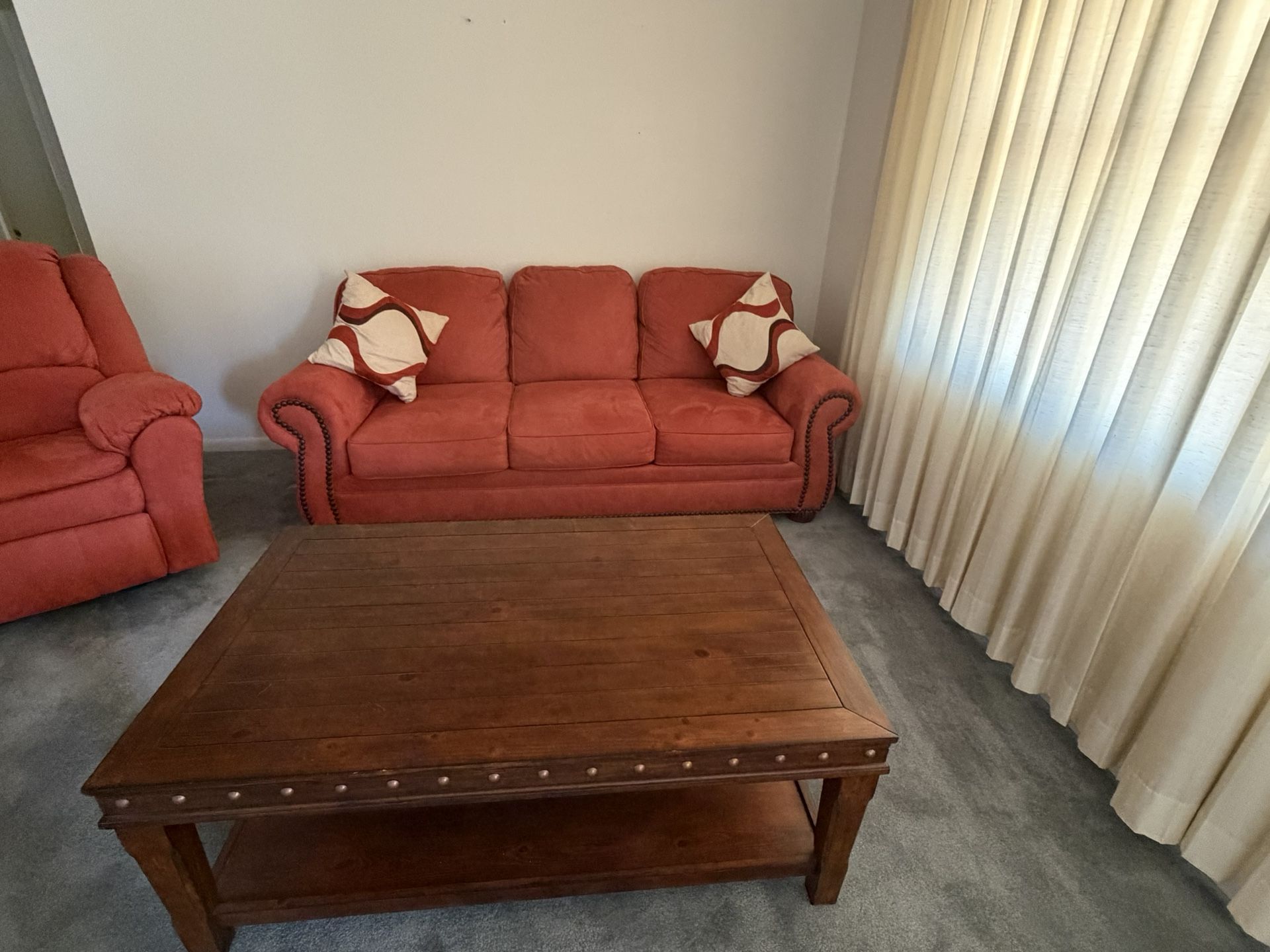 Sofa (Like New)
