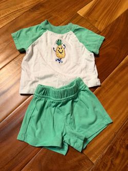 Baby boy wonder nation pineapple skateboard short set. Size 0/3 months