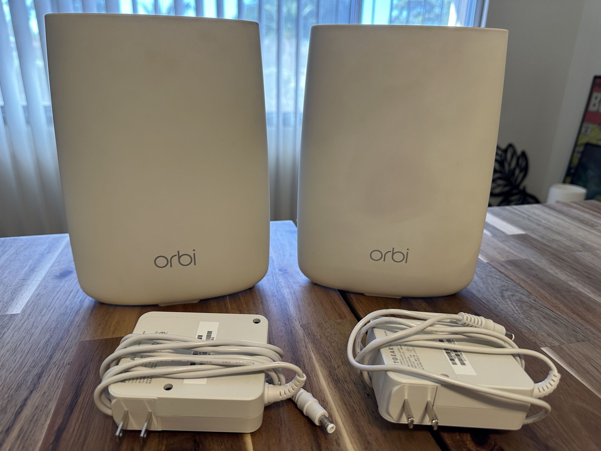 Netgear Orbi Router RBR50 + Satellite RBS50 Tri Band Wifi Mesh