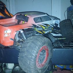  Thunder Tiger MT4 G3 remote-control monster truck