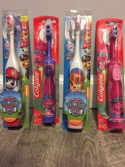 Assorted powered toothbrush 4pcs bundle for $14 firm price and pick up Gahanna