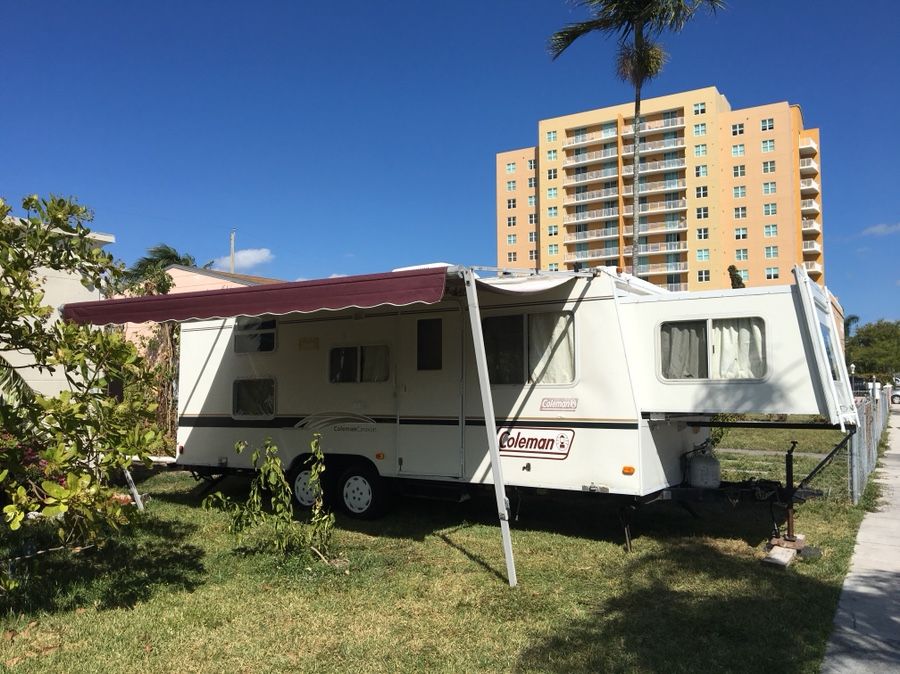 2002 Coleman Caravan Travel trailer 25 ft
