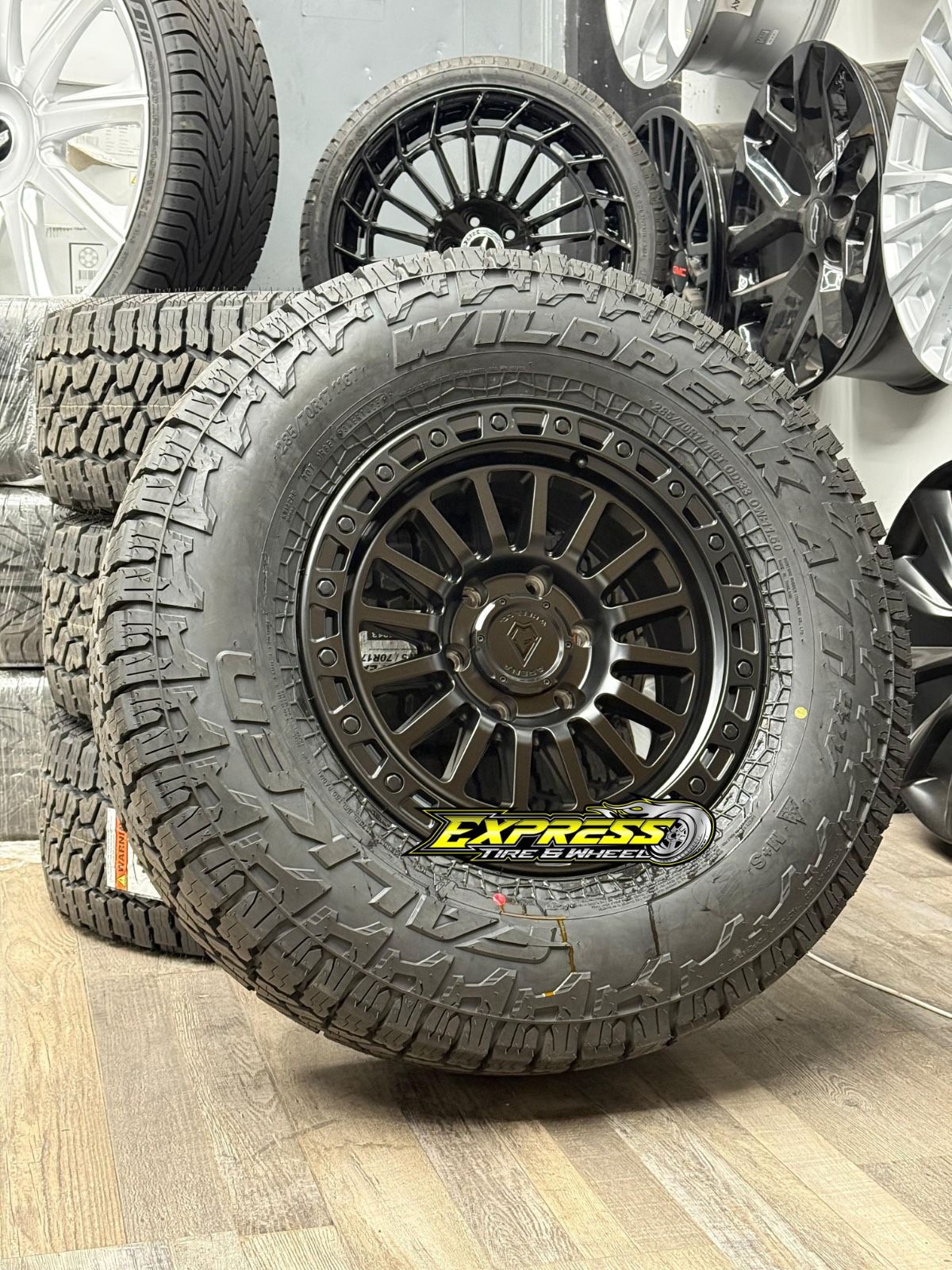 18x9 arena trophy silver machine 0mm 8x170 new! We finance! Financiamos!