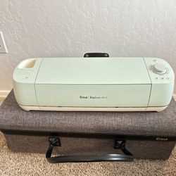 Cricut Explore Air 2 W/ Cases & Supplies 
