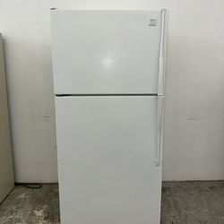 Whirlpool White Top Bottom Refrigerator 