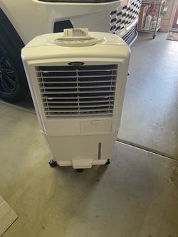 Bonaire cooler in excellent condition. Like new