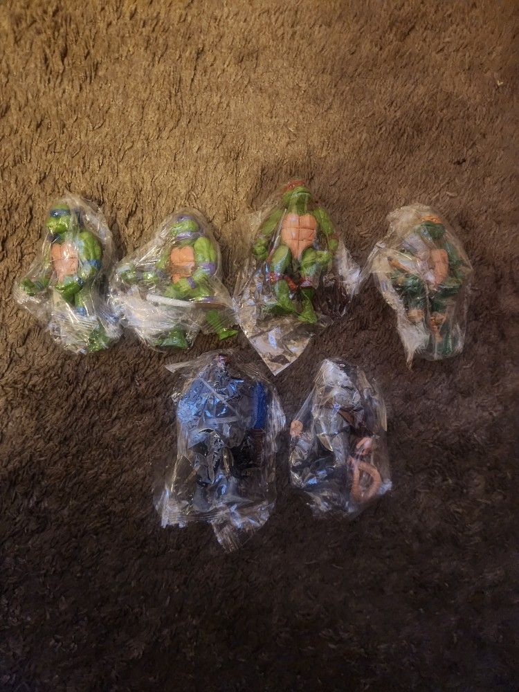 Ninja TURTLE Figures LOT OF 6