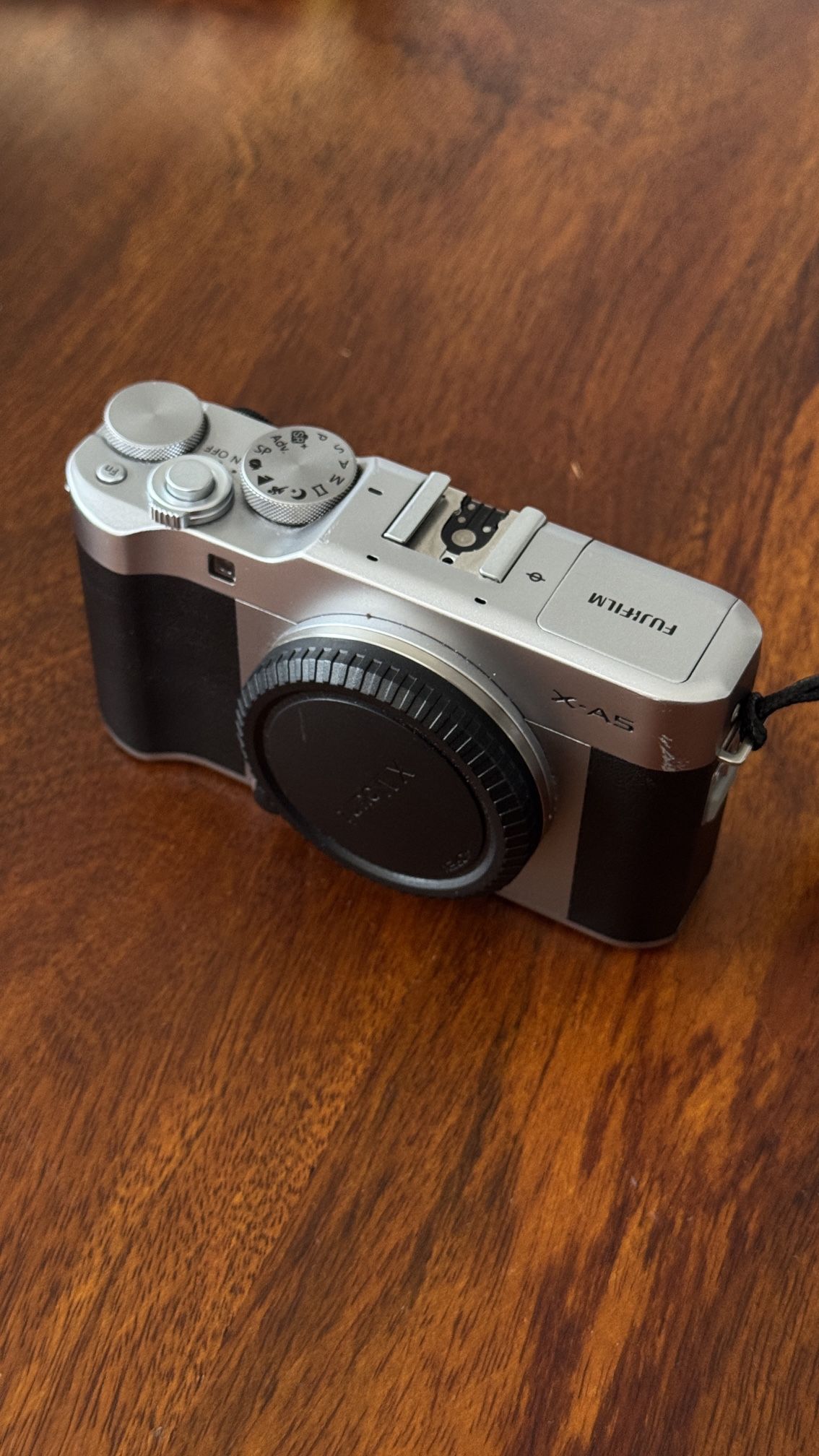 FUJIFILM X-a5